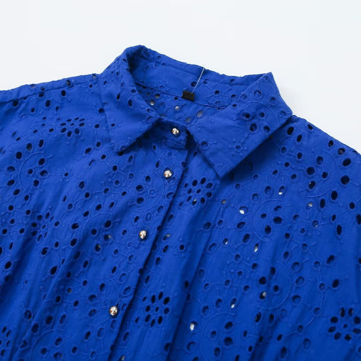 Damen Ärmellose Lochstickerei-Bluse mit Hemdkragen und Perlmuttknopfleiste Echoarchiv