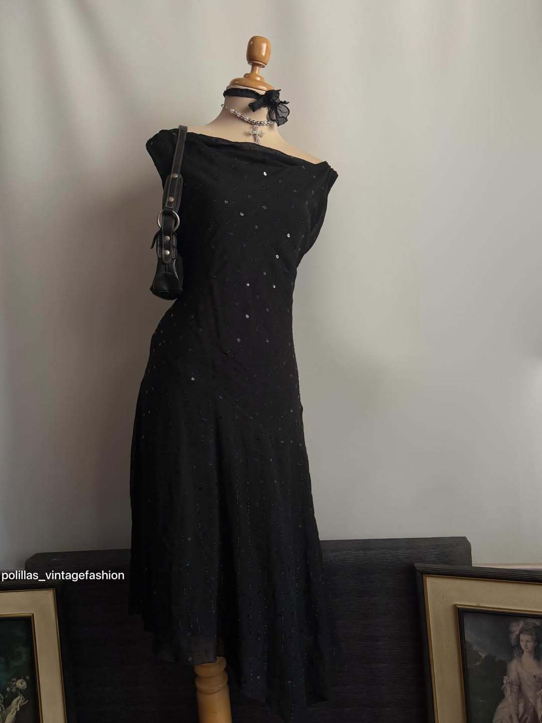 Damen Elegantes Abendkleid mit verführerischen Glitzerakzenten Echo Archiv