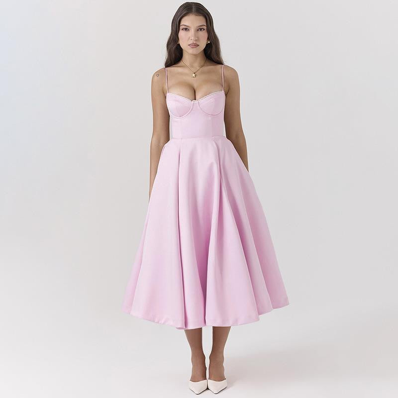 Damen Elegantes Satin Abendkleid mit schwingendem Rock und verstellbaren Spaghetti-Trägern Echo Archiv
