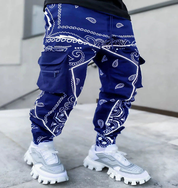 Herren Cargo-Hosen mit Bandana-Muster und praktischen Taschen Echoarchiv