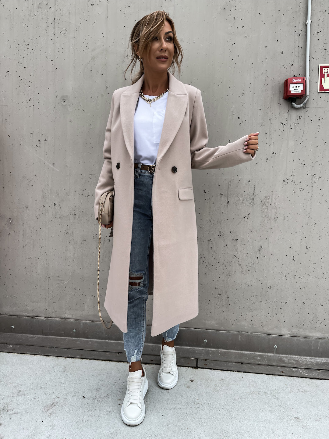 Damen nan klassischer Wollmantel mit doppelreihiger Knopfleiste und Oversize-Schnitt Echo Archiv