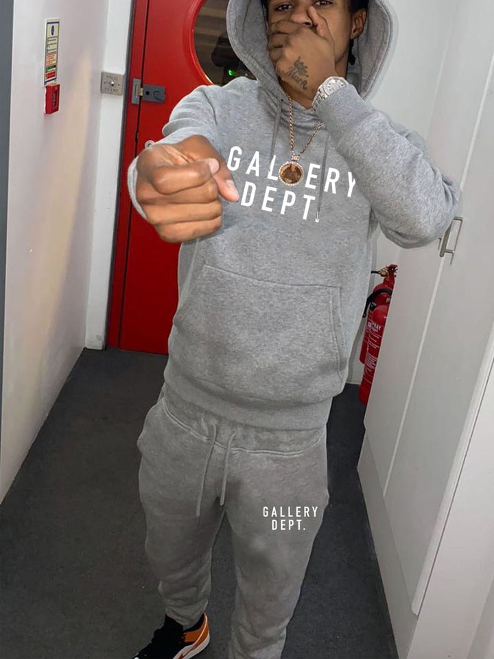 Herren Sweatshirt und Jogginghose Set mit modernem Logo Echoarchiv