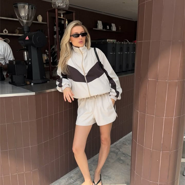 Damen nan lässiges Athleisure-Set mit windabweisender Kurzjacke, Stehkragen und elastischen Highwaist-Shorts Echo Archiv