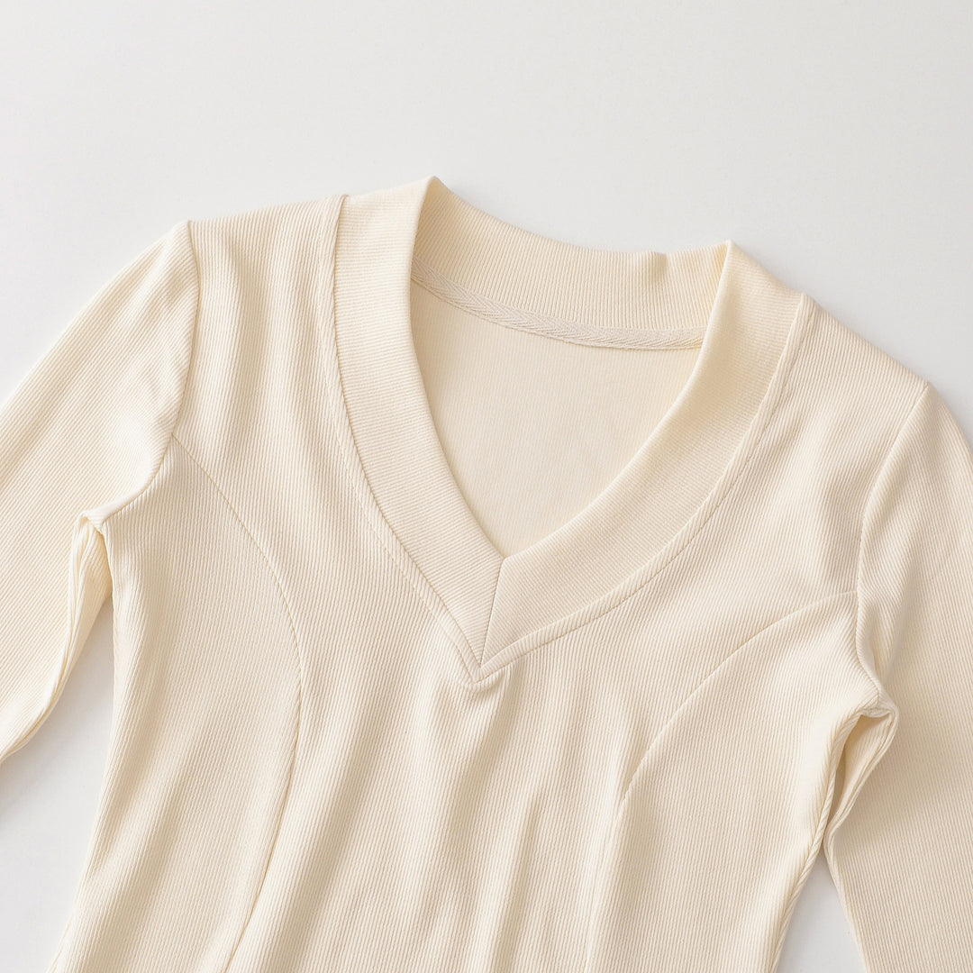 Damen Geripptes Langarmshirt mit V-Ausschnitt und taillierter Schnittführung Echoarchiv