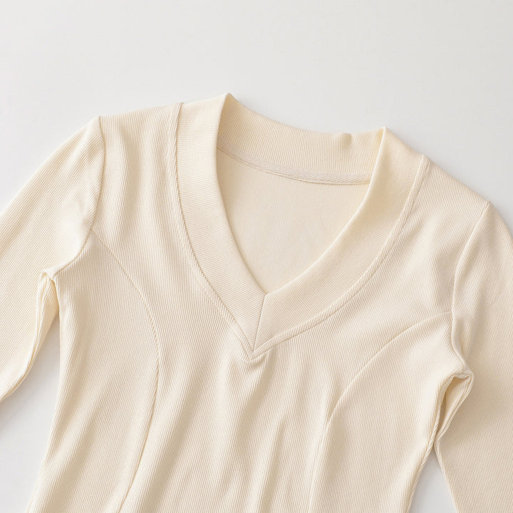 Damen Geripptes Langarmshirt mit V-Ausschnitt und taillierter Schnittführung Echoarchiv
