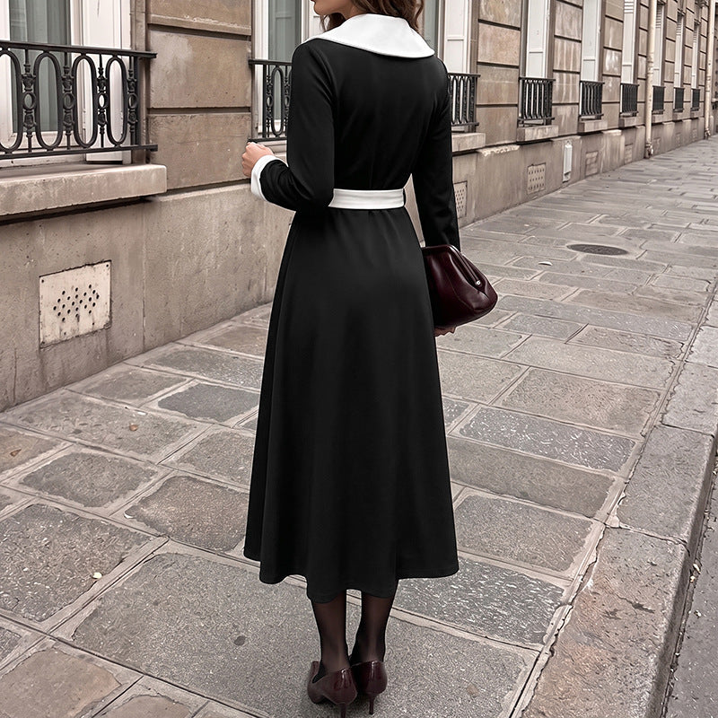 Damen Vintage-inspiriertes A-Linien Midikleid mit kontrastierendem Reverskragen, Taillengürtel und goldenen Zierknöpfen – Élara