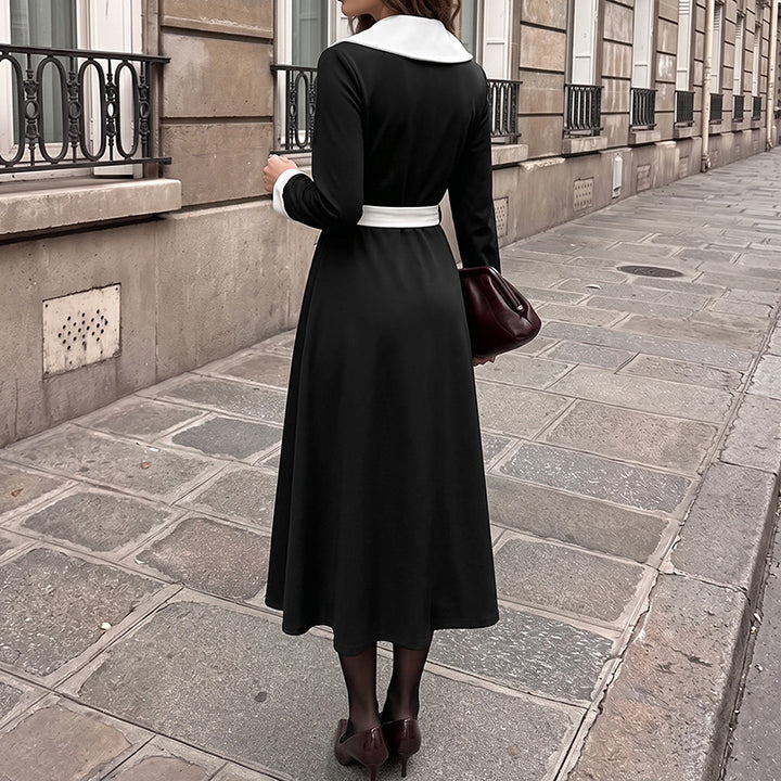 Damen Vintage-inspiriertes A-Linien Midikleid mit kontrastierendem Reverskragen, Taillengürtel und goldenen Zierknöpfen – Élara