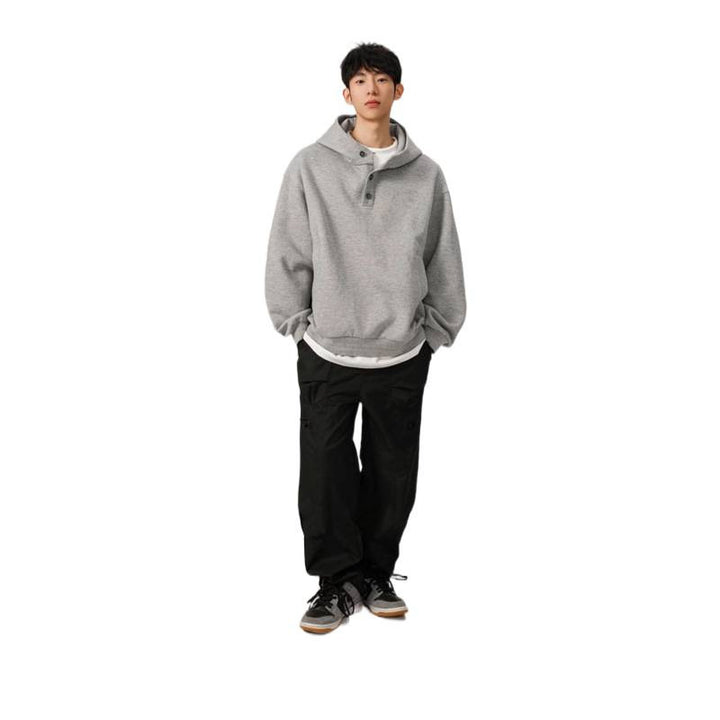Herren Oversized Kapuzenpullover mit 3‑Knopf‑Leiste und seitlichen Eingrifftaschen Echoarchiv