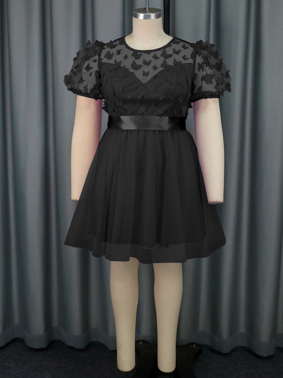 Damen Festliches Kleid mit transparenten Puffärmeln und zarten Schmetterlingsdetails Echo Archiv