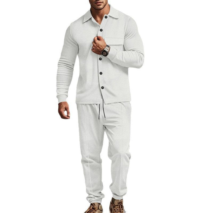 Herren eleganter Freizeitanzug mit strukturiertem Obermaterial und praktischen Taschen Echoarchiv