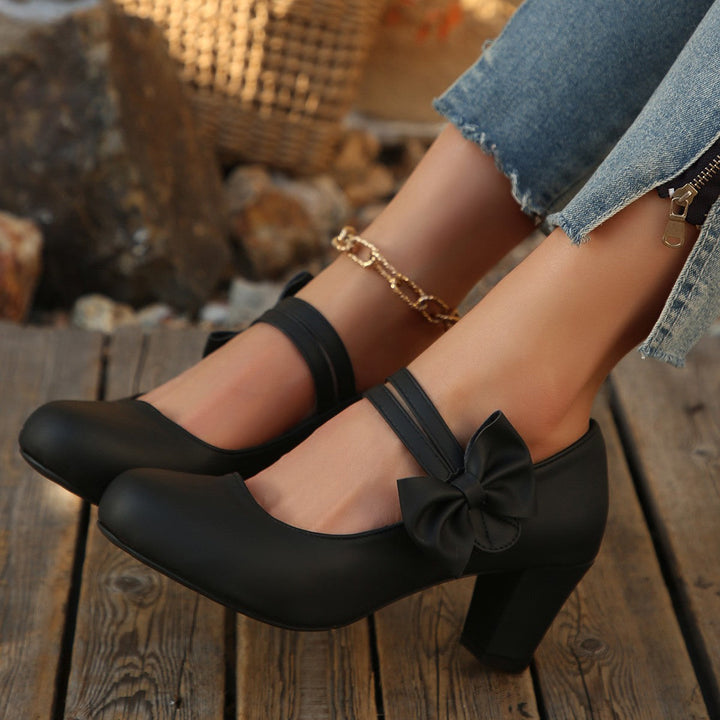Damen Mary Jane Pumps mit modischer Schleifenapplikation und glänzender Oberfläche Echoarchiv