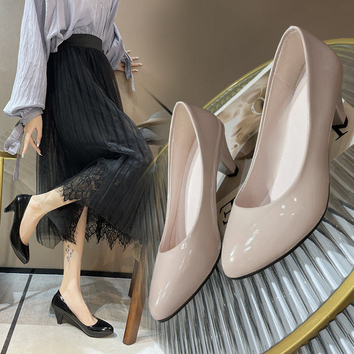 Damen elegante Pumps mit bequemem Blockabsatz und hochwertiger Lackoberfläche – Lioré