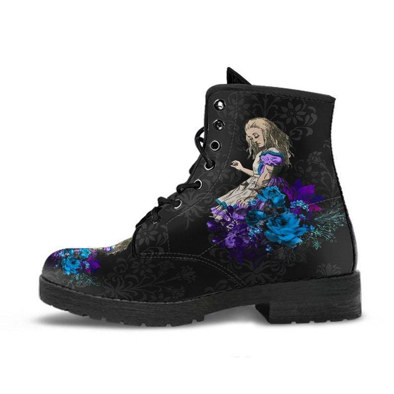 Damen nan modische knöchelhohe Schnür-Bikerboots mit auffälligem Totenkopf-Rosen-Print und robuster Profilsohle Echo Archiv