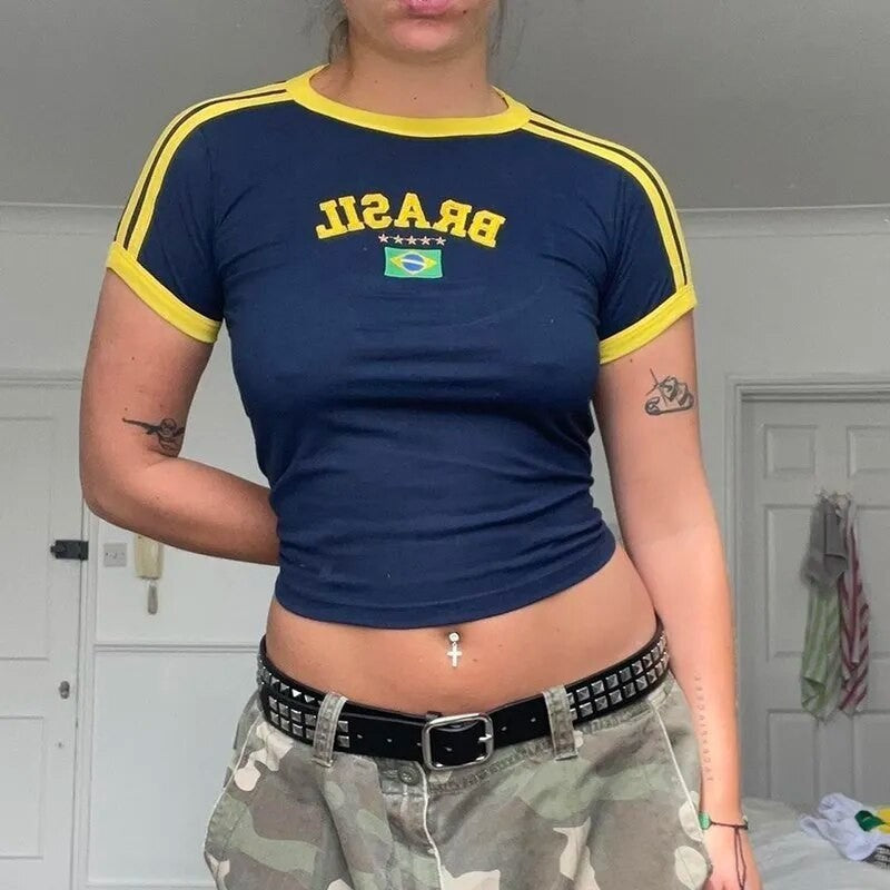 Damen T-Shirt mit kreativem Brasilien-Design und körperbetontem Schnitt Echo Archiv