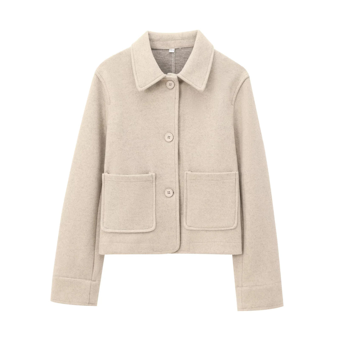 Damen kurze Wolljacke mit Hemdkragen, aufgesetzten Taschen und cleaner Boxy-Silhouette – Célinea