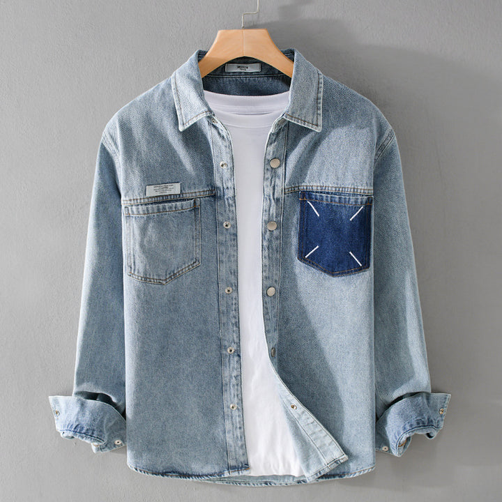 Herren Denim-Hemdjacke mit kontrastierter Brusttasche und Druckknopfverschluss Echoarchiv