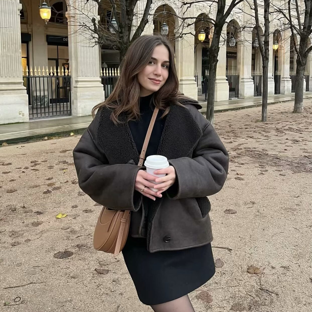 Damen Kurze Lammfelloptik Fliegerjacke mit Teddyfutter und Knopfleiste Echo Archiv