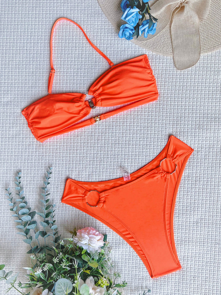 Damen Bandeau-Bikini mit Glamourösen Ringdetails Echo Archiv