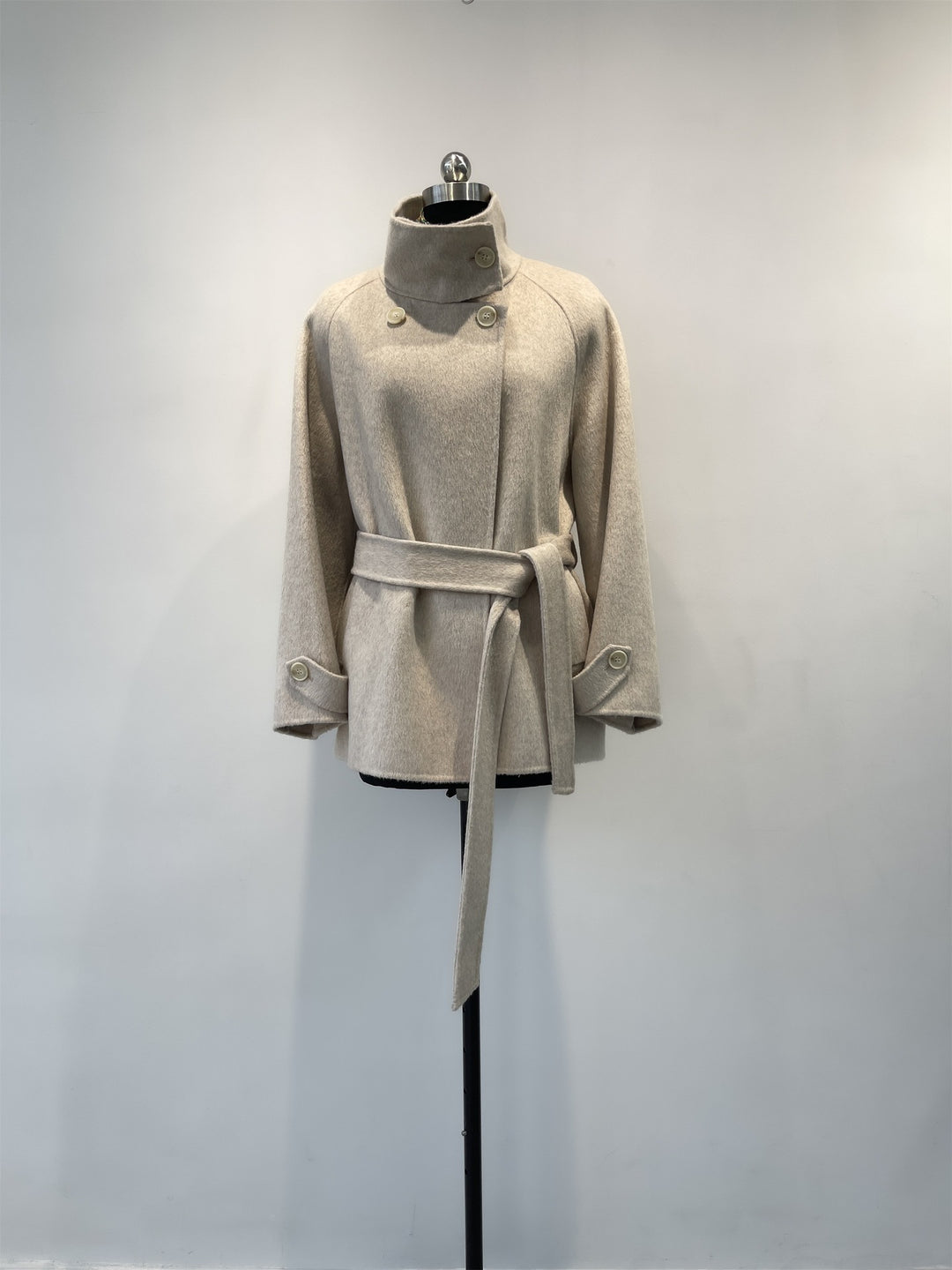 Damen Luxusstrickcape Echoarchiv