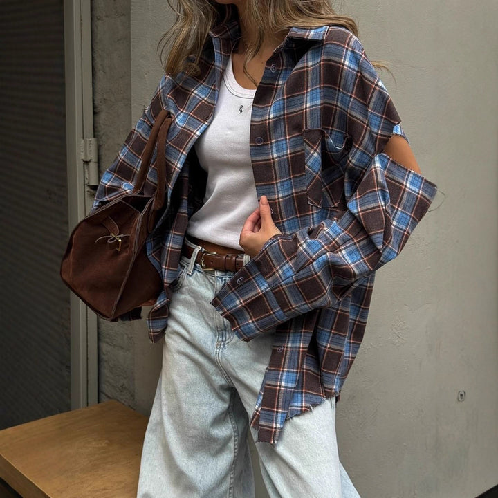 Damen karierte Oversize-Hemdjacke mit Cut-Out-Ärmeln und rohem Saum Echoarchiv