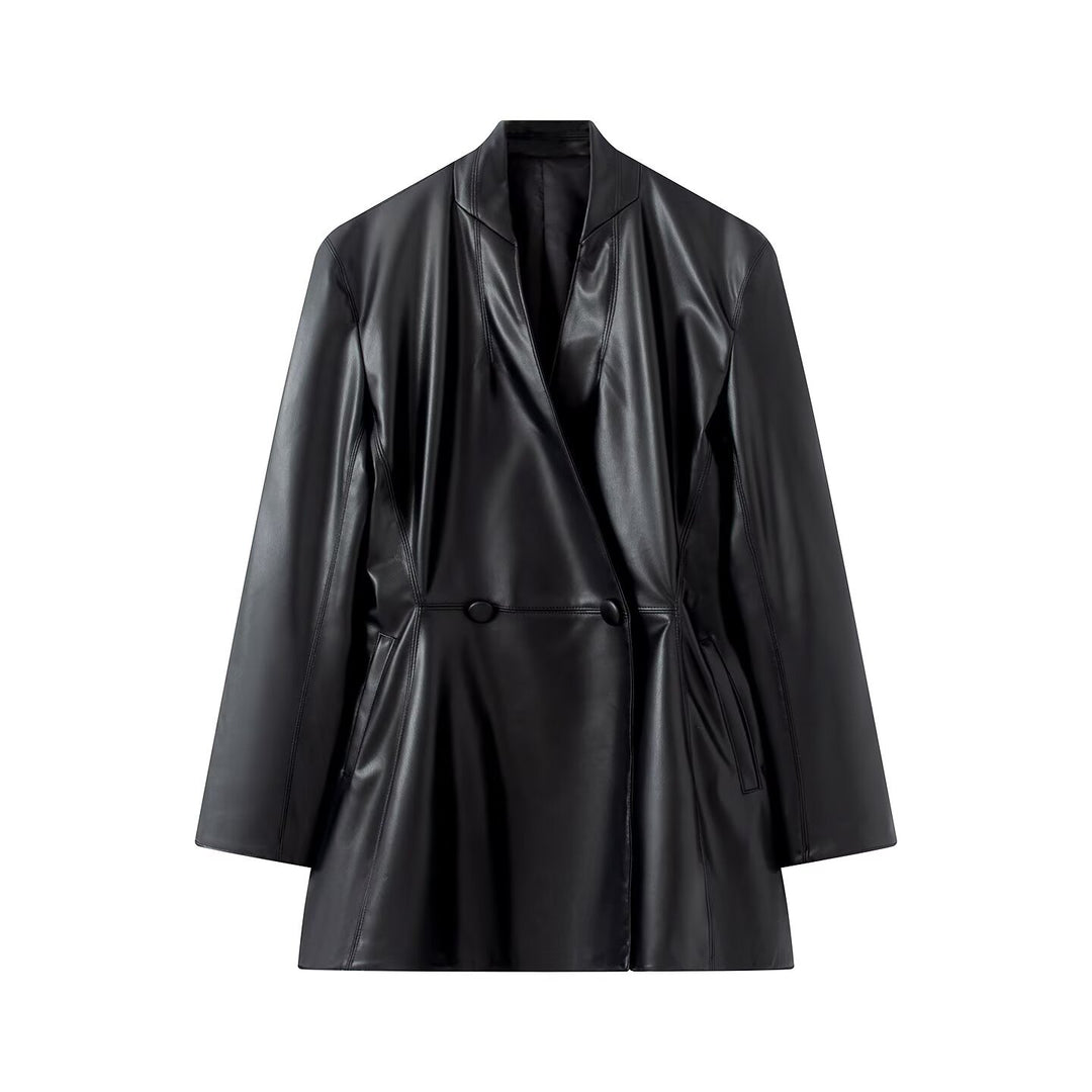 Damen Langer taillierter Blazer‑Mantel aus veganer Lederoptik mit fallendem Schalkragen und Doppelknopf-Leiste Echoarchiv