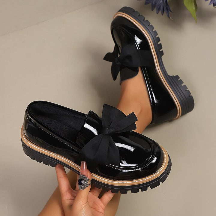 Damen  Lack-Optik Loafer mit massiver Profilsohle und großer Stoffschleife Echo Archiv