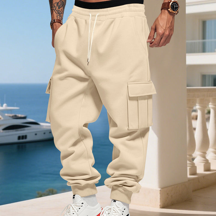 Herren Cargo-Jogginghose mit großzügigen Klappentaschen, elastischem Bund und gerippten Bündchen – Bravaro