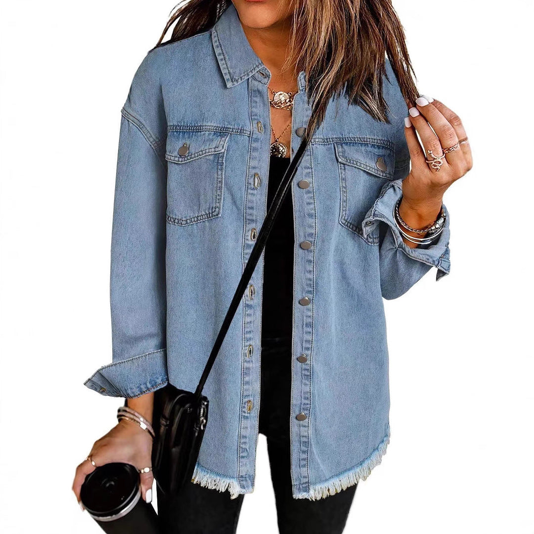 Damen lässiges Denim-Hemd mit fransigen Säumen und praktischen Brusttaschen Echoarchiv