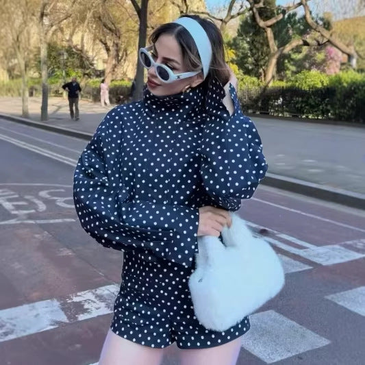 Damen nan kurz geschnittene Regenjacke mit Punktmuster und verstellbarem Kordelzug Echo Archiv