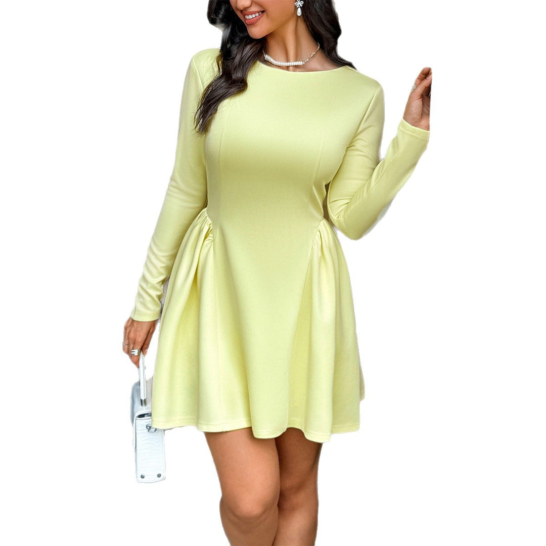 Damen tailliertes Skaterkleid mit Prinzessnähten, geraffter Taillenpartie und langen Ärmeln – Élara
