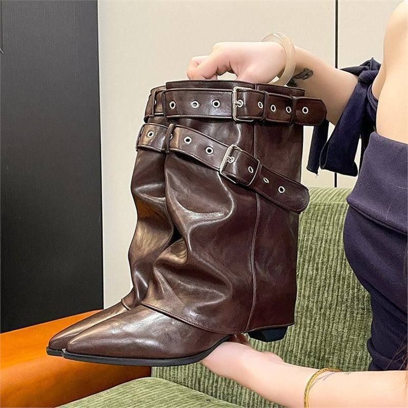 Damen Wadenhohe Wildleder-Slouch-Stiefel mit spitzer Zehenpartie und Zierschnallen – Lioré