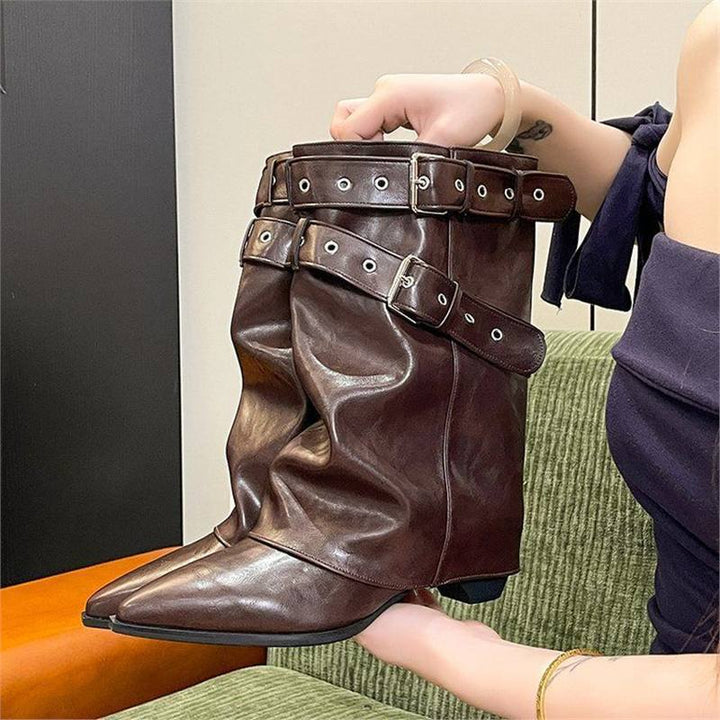 Damen Wadenhohe Wildleder-Slouch-Stiefel mit spitzer Zehenpartie und Zierschnallen – Lioré