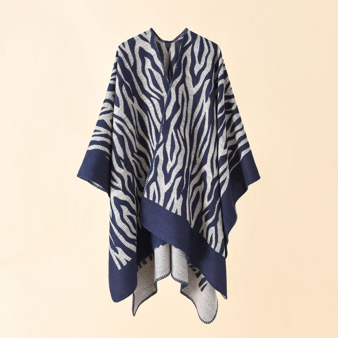 Damen Zebra‑Jacquard Poncho‑Cape im Oversize‑Kimono‑Fall aus weichem Feinstrick Echo Archiv