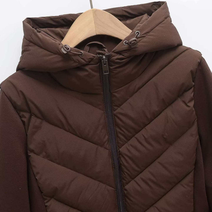 Damen nan gesteppte Kapuzenjacke mit Chevron‑Stepp, Einsätzen aus Softshell und verdecktem Reißverschluss Echo Archiv