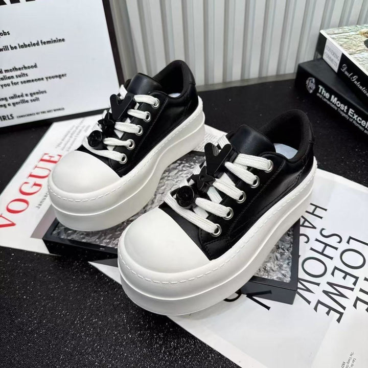 Damen Plateau Sneaker mit trendigem Design und elastischen Schnürsenkeln Echo Archiv