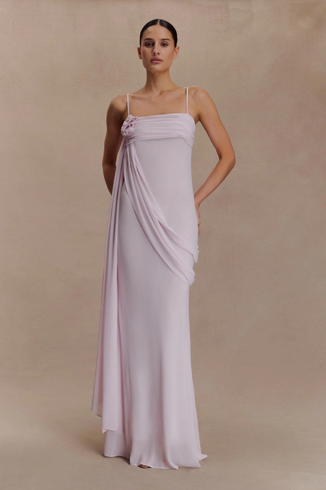 Damen trägerloses Abendkleid mit eleganter Drapierung Echo Archiv