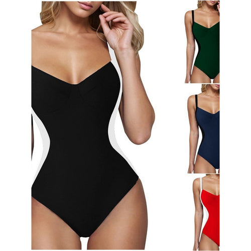 Damen Einteiliger Badeanzug mit modischem Schnitt und femininer Silhouette Echo Archiv