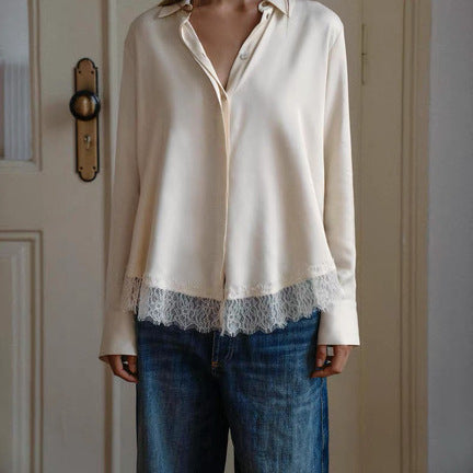 Damen Oversize-Bluse mit verdeckter Knopfleiste und Spitzenabschluss Echoarchiv
