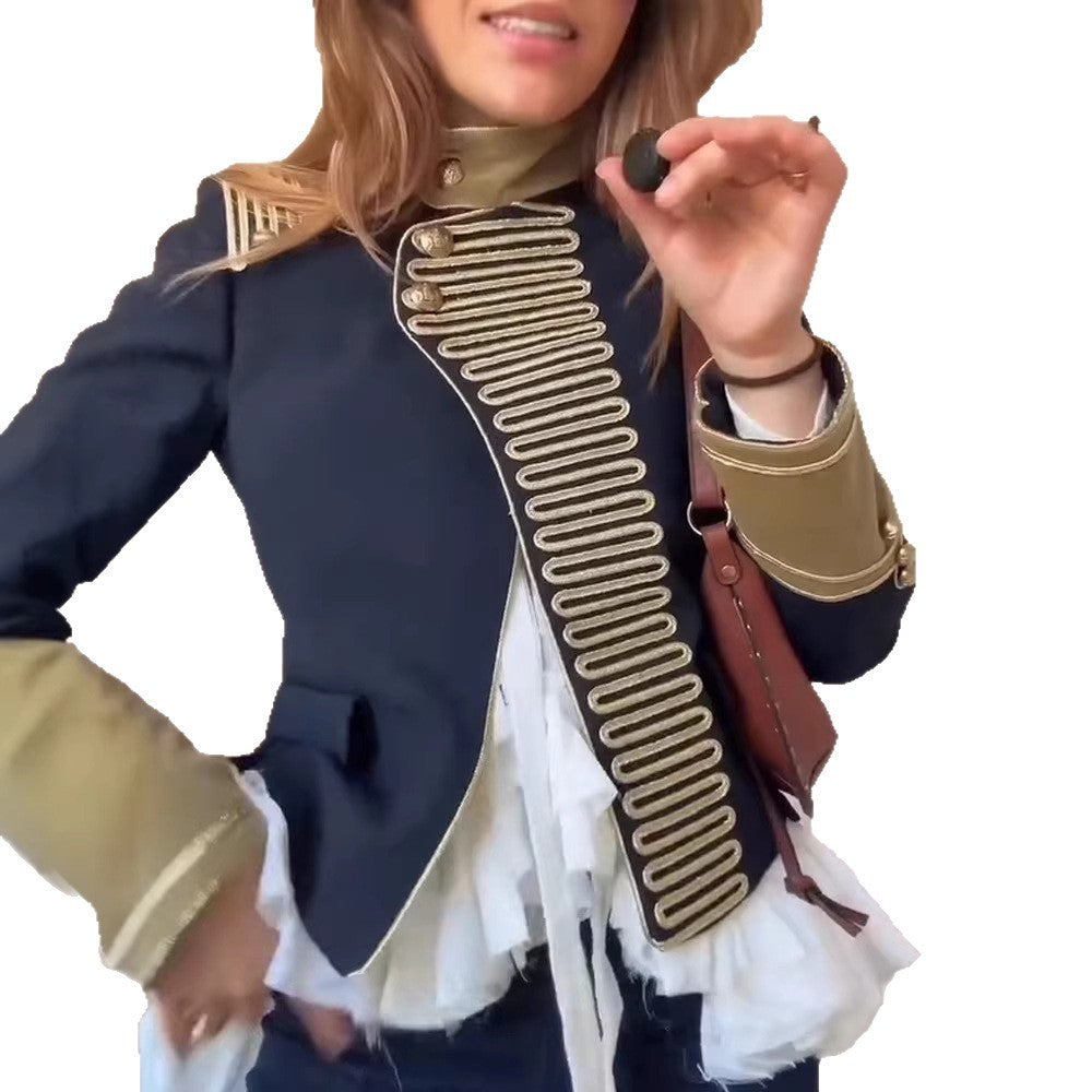Damen Militärisch inspirierte Kurzjacke mit goldener Gallonborte und Stehkragen Echoarchiv