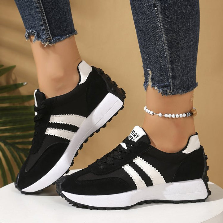 Damen Plateau-Laufsneaker mit Wildlederoptik und Leo-Akzenten Echo Archiv
