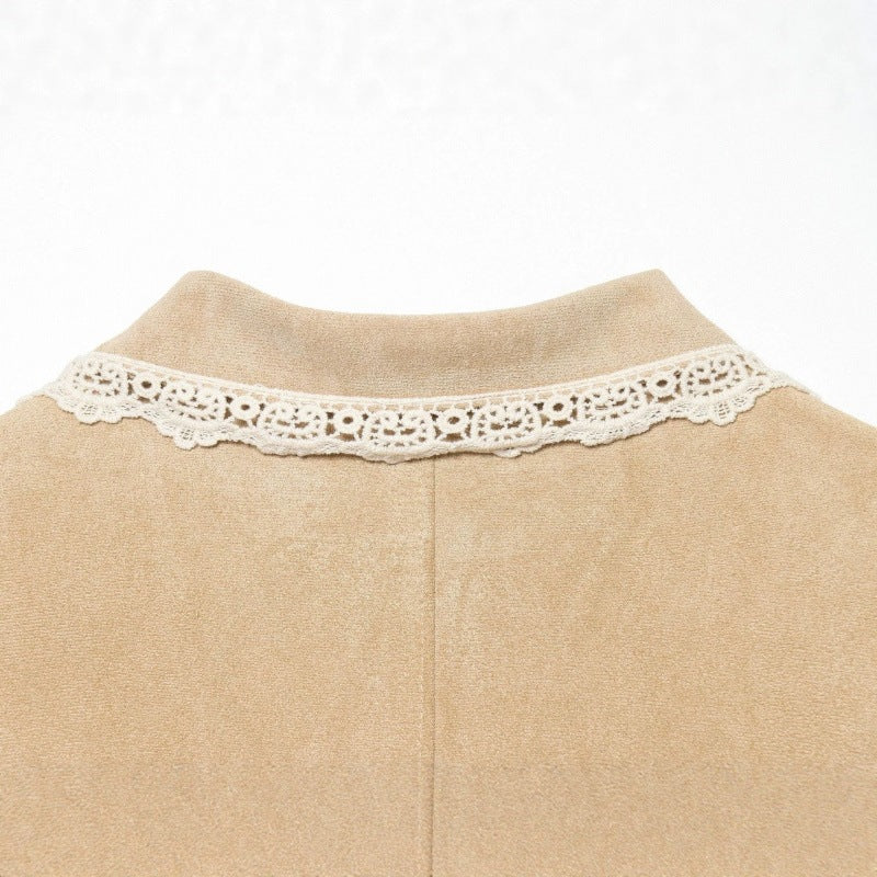 Damen Cropped-Veloursjacke mit Spitzkragen und Spitzenmanschetten Echo Archiv