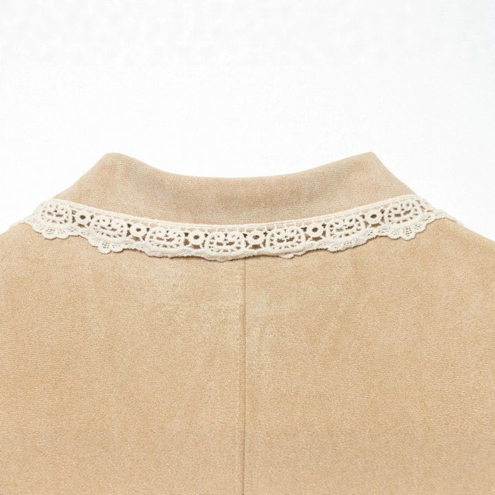 Damen Cropped-Veloursjacke mit Spitzkragen und Spitzenmanschetten Echo Archiv