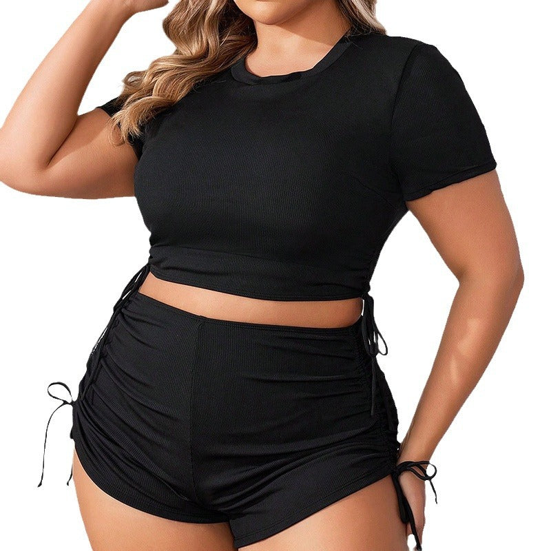 Damen Sportliches Set aus Crop-Top und Shorts mit verstellbaren Riemen Echo Archiv