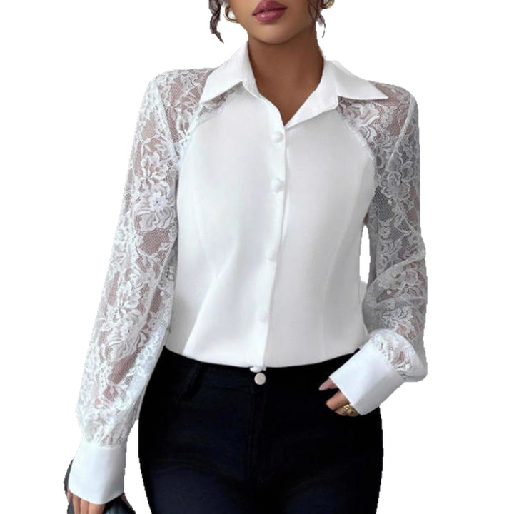 Damen Elegante Bluse mit Spitzeneinsätzen und Hemdkragen – Avérine