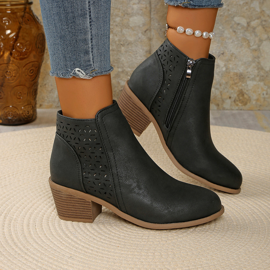Damen nan knöchelhohe Stiefelette mit Laser-Cut-Perforation, seitlichem Reißverschluss und mittelhohem Blockabsatz Echo Archiv