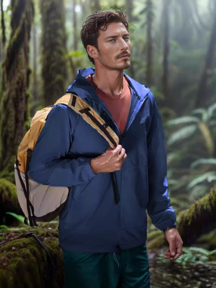 Herren funktionale Outdoor-Jacke mit verstellbarem Kapuzenkragen und atmungsaktiven Einsätzen Echoarchiv