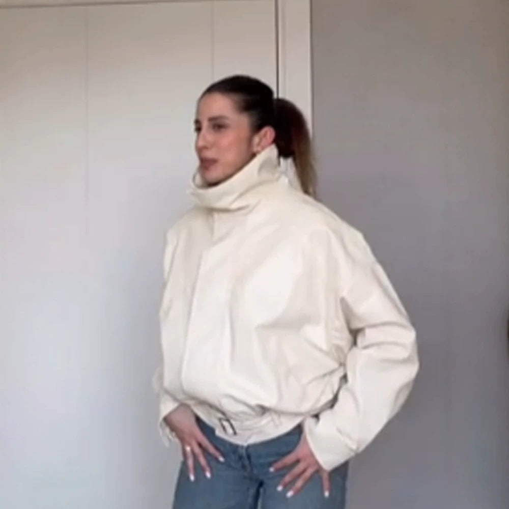 Damen Oversize Kurzjacke mit hohem Stehkragen, wattierter Silhouette und taillierbarem Gürtel Echoarchiv