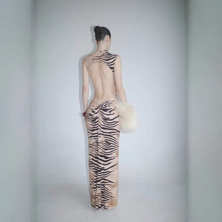 Damen Elegantes Maxikleid mit asymmetrischem Schnitt und Tiermotiv Echo Archiv