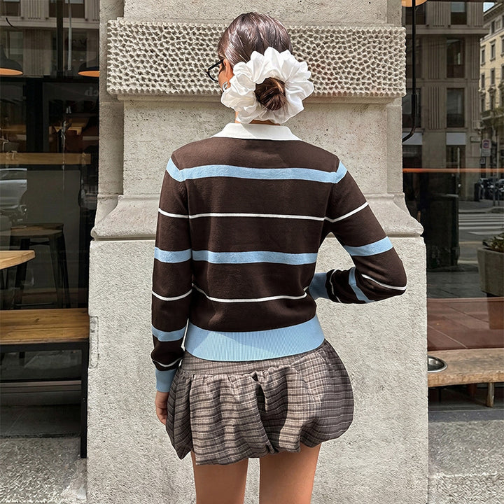 Damen Gestreifter Polo-Strickpullover mit kontrastierendem Hemdkragen und Knopfleiste – Mavelle