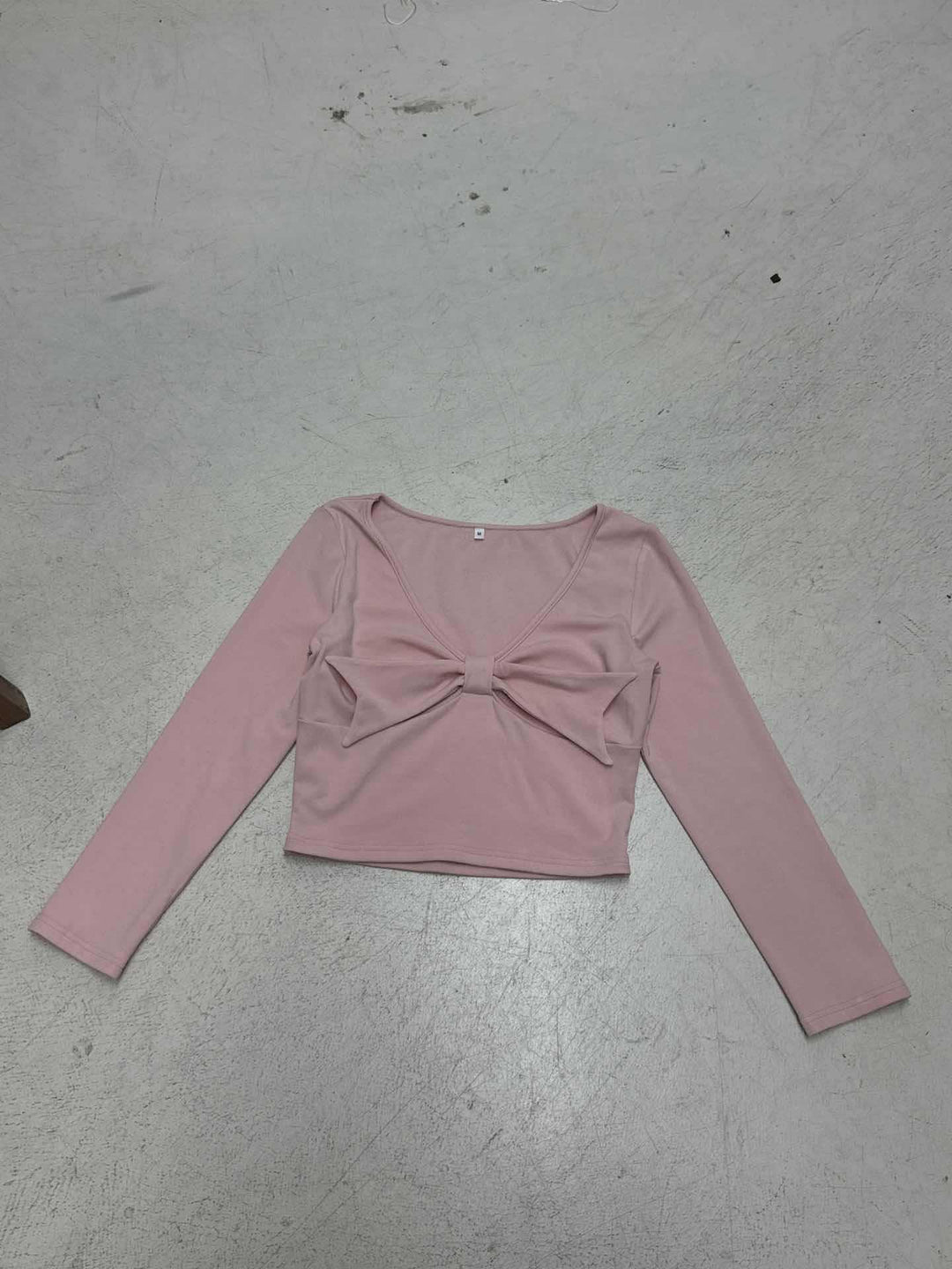 Damen nan Cropped-Longsleeve mit dekorativer Schleifenfront, V-Ausschnitt und figurbetonter Passform Echo Archiv